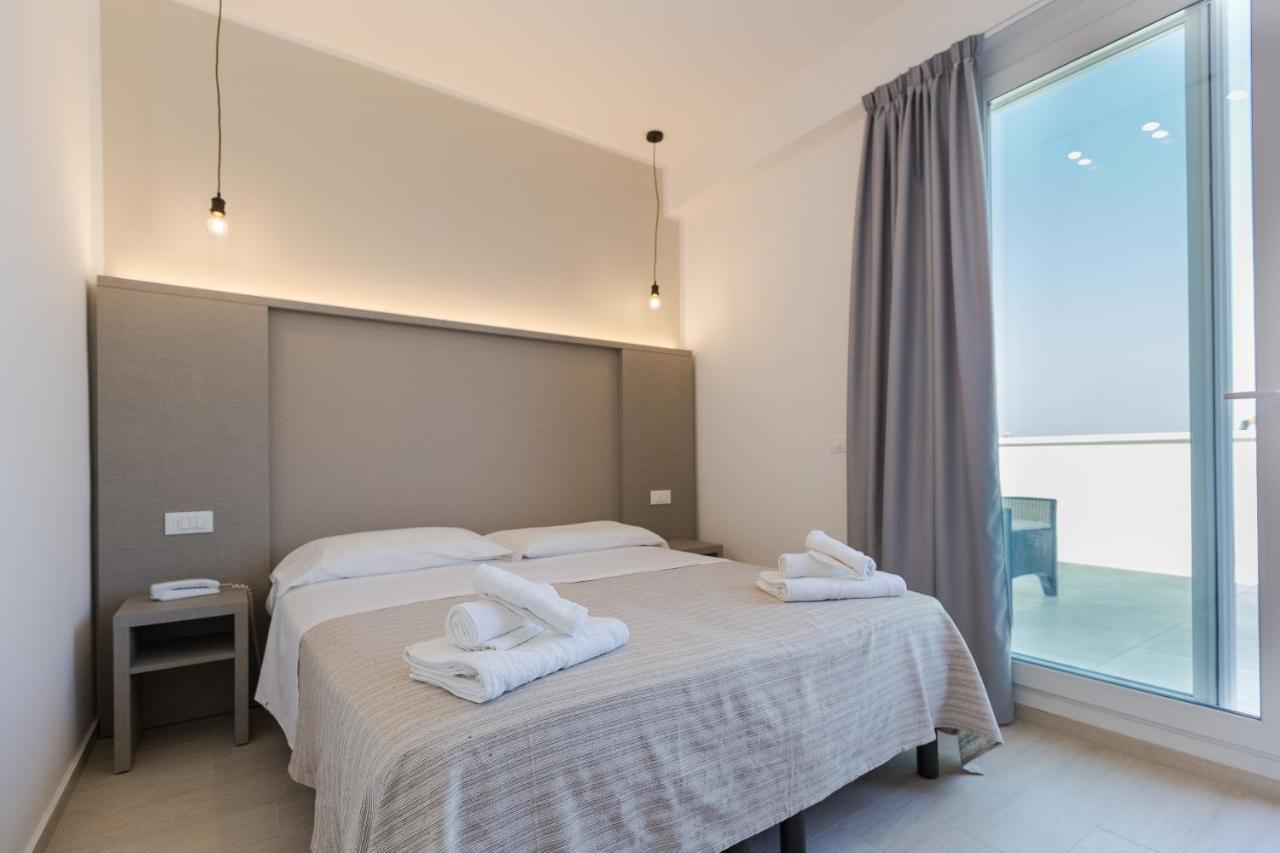 Hotel Altamarea Misano Adriatico Exterior photo