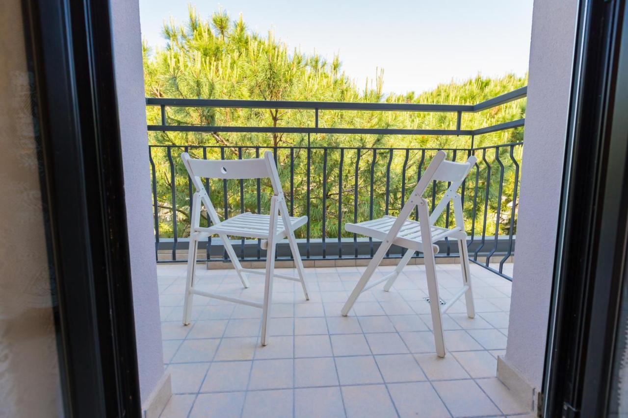 Hotel Altamarea Misano Adriatico Exterior photo